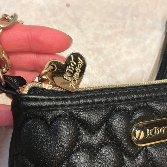 Betsey Johnson Black Quilted Hearts wristlet - Picture 6 of 11